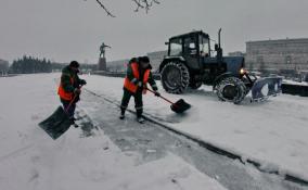 Из-за снегопада дорожники Ленобласти перешли на круглосуточный режим работы