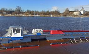 Затонувший в Ленобласти теплоход «Академик Якутин» должны поднять из реки к 14 мая