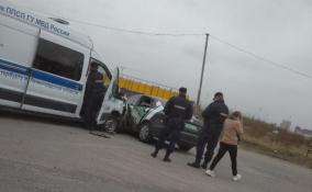 В Буграх каршеринговый автомобиль столкнулся с машиной ППС