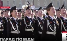 В Петербурге на
Дворцовой площади состоялся парад военнослужащих ЗВО