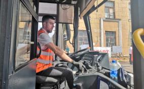 В Петербурге выбирают лучшего водителя троллейбуса