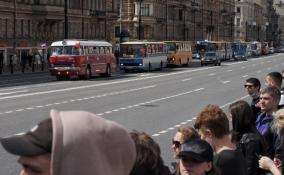 В Петербурге начался парад исторического транспорта