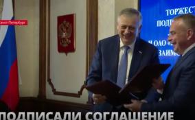 Александр Дрозденко и начальник
Октябрьской железной дороги Виктор Голомолзин подписали
соглашение о сотрудничестве на 4 года