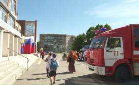В Ломоносовском районе детям провели «экскурсию в профессию»