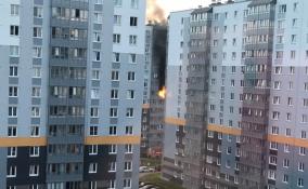 Вечером пожарные тушили полыхавшую квартиру в Новогорелово