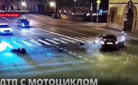 Мотоциклист попал в реанимацию после аварии на Лермонтовском
проспекте