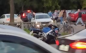 В Калининском районе Петербурга столкнулись автомобиль мотоцикл: один человек погиб