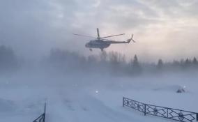 В Тосно спасатели Ленобласти отрабатывают навыки спуска с вертолета МИ-8