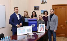 Жители и гости Петербурга смогут бесплатно отправить новогодние открытки в любую точку мира