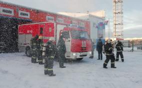 Во Всеволожском районе спасателям 147-й пожарной части торжественно передали уникальный спецавтомобиль