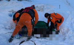 На озере Мадалаярви спасатели доставали тело провалившегося под лёд мужчины