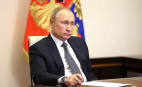 Владимир Путин подписал закон о запрете списывать социальные выплаты за долги