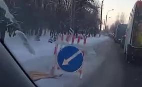 На Приморском шоссе в Петербурге в результате столкновения трех автомобилей погиб человек