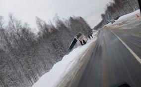 На «Скандинавии» в результате лобового столкновения легковушки и автобуса погиб 67-летний мужчина
