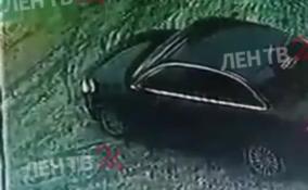 Видео: в Петербурге мужчина выпал из окна на проходившую мимо девочку