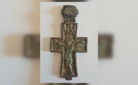 Житель Волхова нашел уникальный крест XVI века