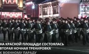 На Красной площади состоялась вторая ночная тренировка к военному
параду