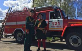Пожарные и спасатели Ленобласти поучаствовали в гастрономическом фестивале "Корюшка идет!"