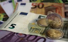 На открытии торгов евро упал ниже 62 рублей