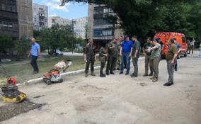 Дорожная техника, отправленная из Ленобласти в Енакиево, останется в городе