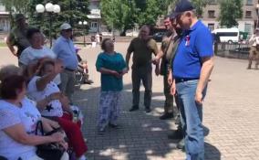 "Не сомневаемся, что мы уже сюда пришли надолго": Александр Дрозденко пообещал местным жителям, что Енакиево восстановят объединенными усилиями