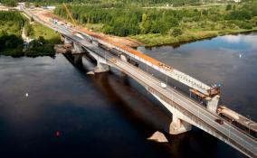 В Киришах строящийся мост через Волхов преодолел русло реки