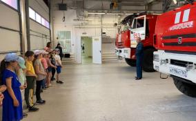 Школьники из Новогорелово побывали в местной пожарной части