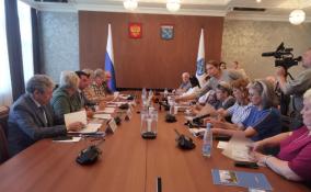 Депутаты Законодательного собрания Ленобласти встретились с представителями СМИ