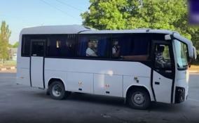 Впервые за 8 лет после воссоединения Крыма с РФ
заработало автобусное сообщение полуострова и Херсонской
области