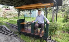 Студент построил трамвайную линию на дачном участке в Ленобласти