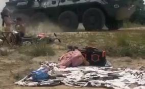 Военные на БТР разогнали отдыхающих на закрытом полигоне во Всеволожске