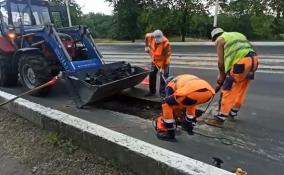 Вторая группа дорожников из Ленобласти приступила к ремонту дорог в Енакиево