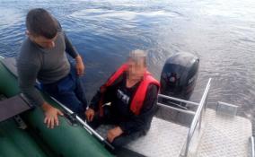 На Ладоге спасли мужчину, выпавшего из лодки у крепости «Орешек»