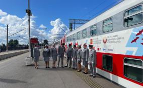 Поезд «Культурный Петербург» привез на Балтийский вокзал туристов из Москвы