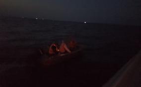 За прошедшую ночь спасатели дважды оказывали помощь на Ладожском озере