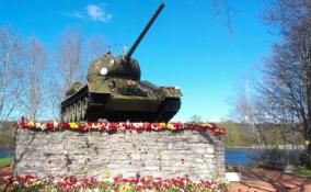 Мэр Нарвы отказалась демонтировать танк-памятник советским воинам