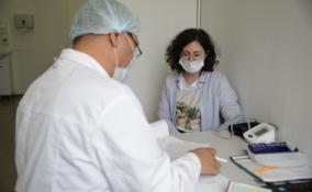 За прошедшие сутки коронавирусом в Ленобласти заразились 596 человек
