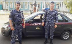 Росгвардейцы в Пушкине нашли потерявшегося пятилетнего мальчика на самокате