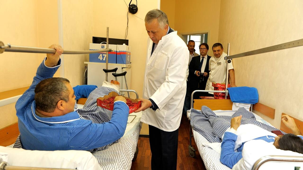 Российские раненые в госпитале. Дрозденко в военно-медицинской Академии. После в госпитале пациент. Военные госпитали для раненых сво.