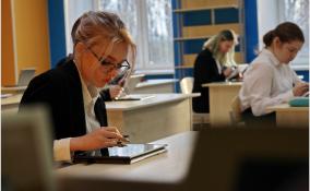 Школьники из Ленобласти напишут «Код будущего»