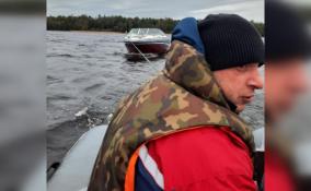 Спасатели Ленобласти помогли застрявшему посреди Вуоксы рыбаку добраться до берега