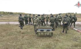 Минобороны РФ показало кадры с занятий по боевой подготовке мобилизованных на полигоне в Ленобласти