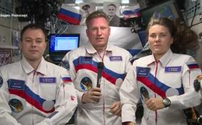 Космонавты Роскосмоса
записали видеообращение в честь Дня Народного Единства