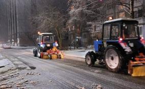На уборку дорог от снега в Ленобласти вышли 300 единиц спецмашин