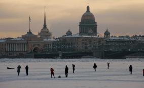 Жителей Петербурга ждут морозные и снежные выходные