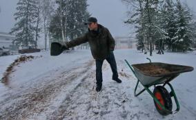 Свыше 2000 тысяч единиц техники подготовлено к уборке снега зимой в Ленобласти